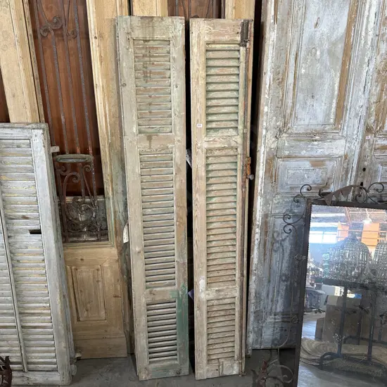 Pr of shutters