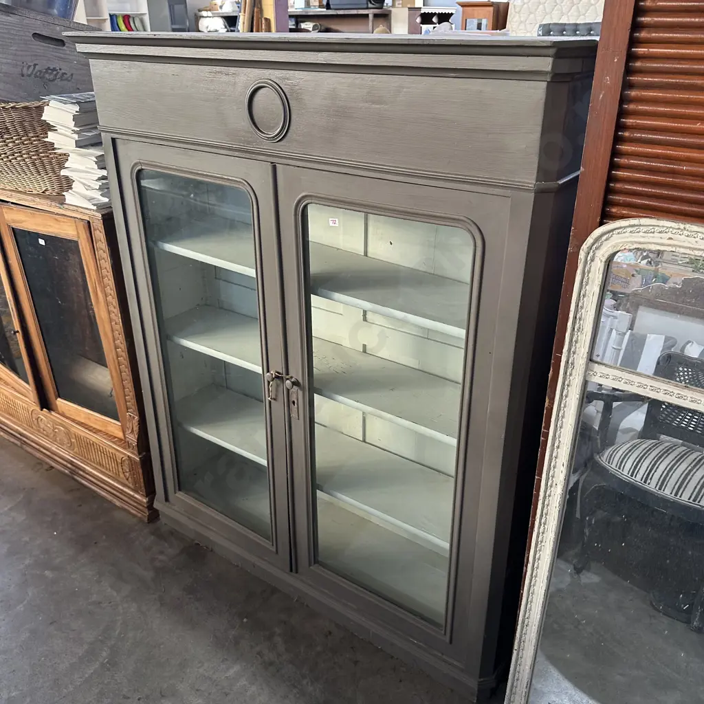 Display case Image 1++