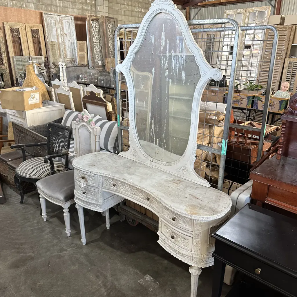 Carved dressing table (mirror not attached) Image 1++