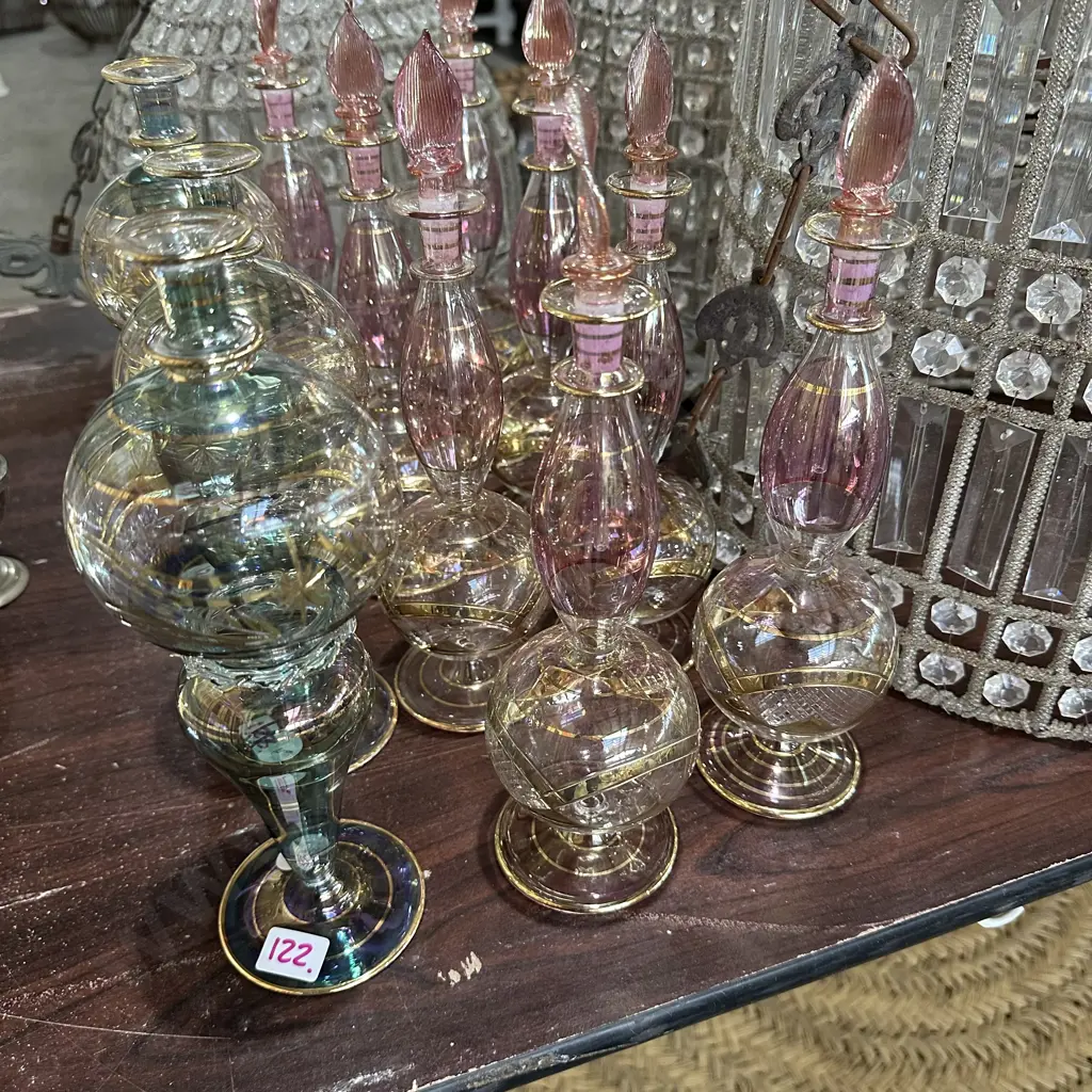 Vase and 2 perfume bottles Image 1++