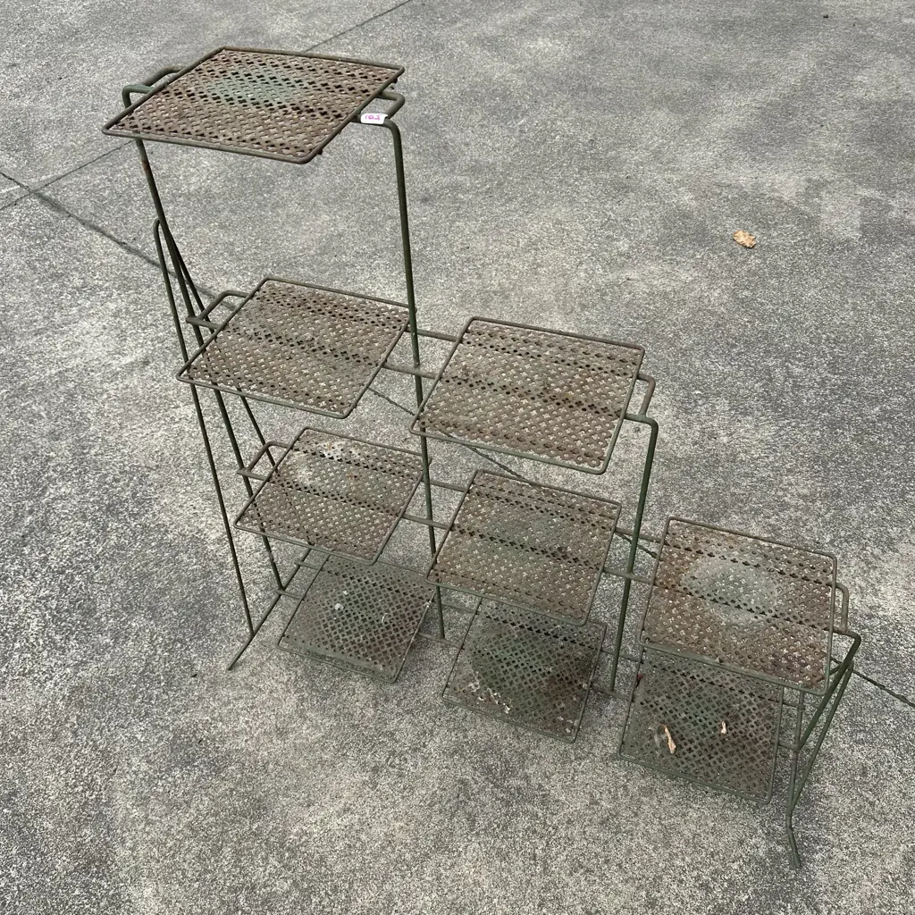 Vintage metal wire flower pot stand Image 1++