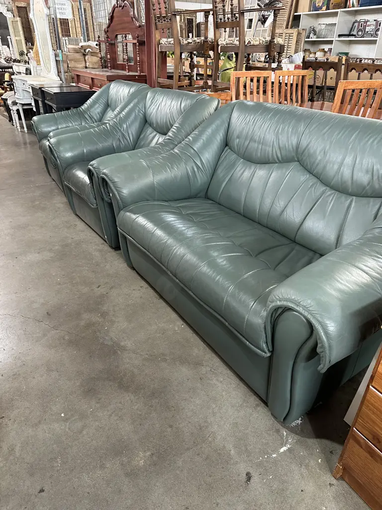 3pc leather lounge suite Image 1++