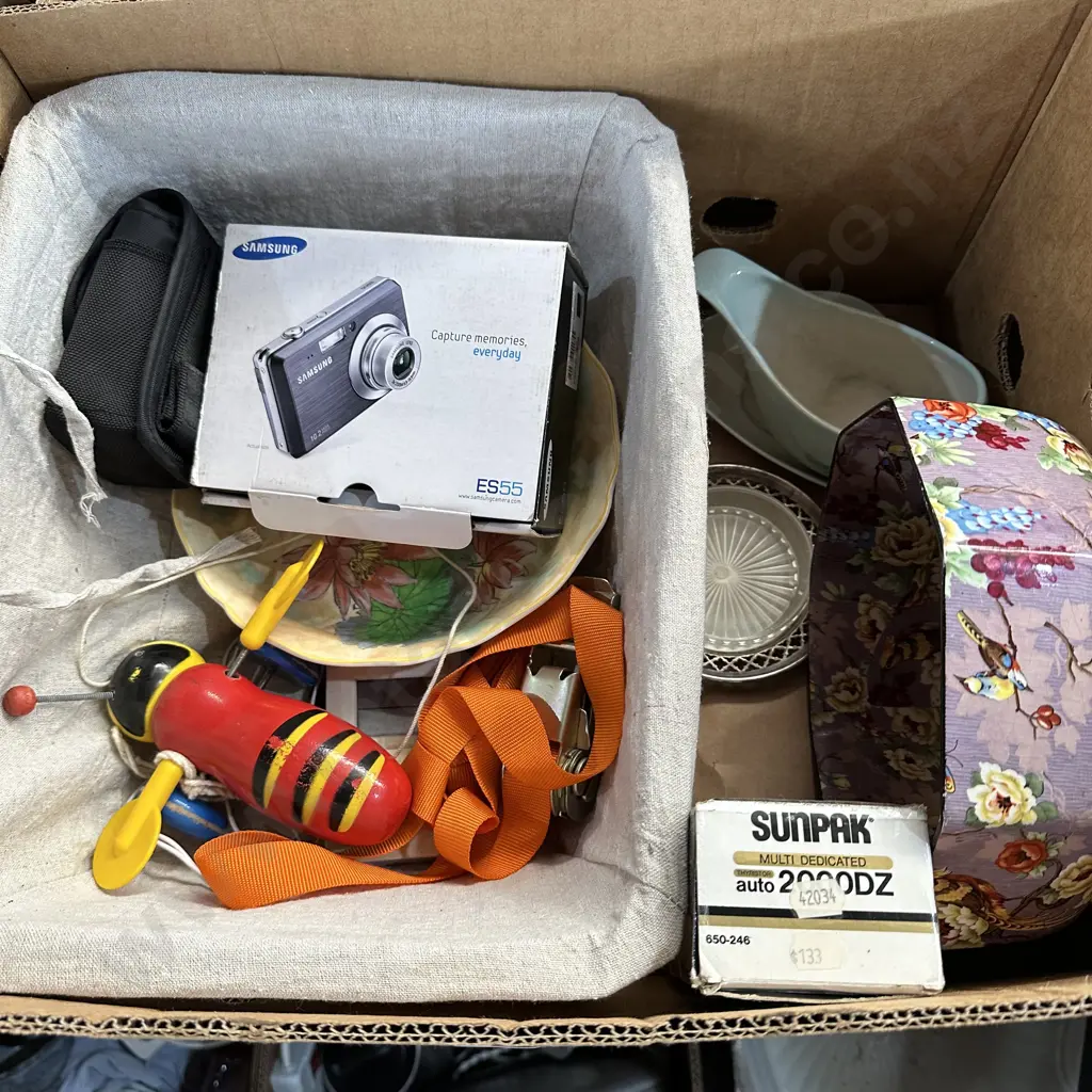 Camera, Buzy bee toy etc Image 1++