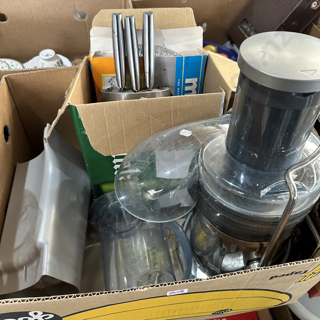 Juicer and knives Image 1++