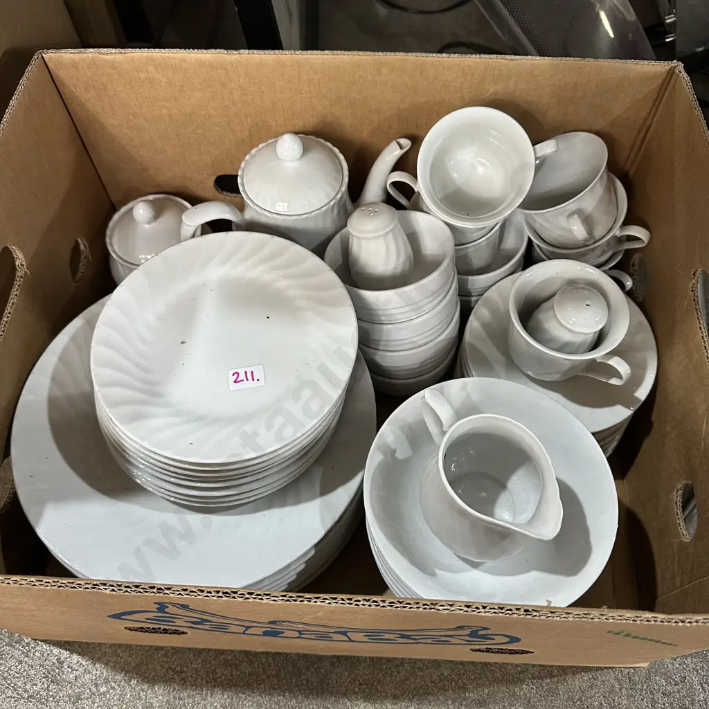Large box dinnerware Image 1++