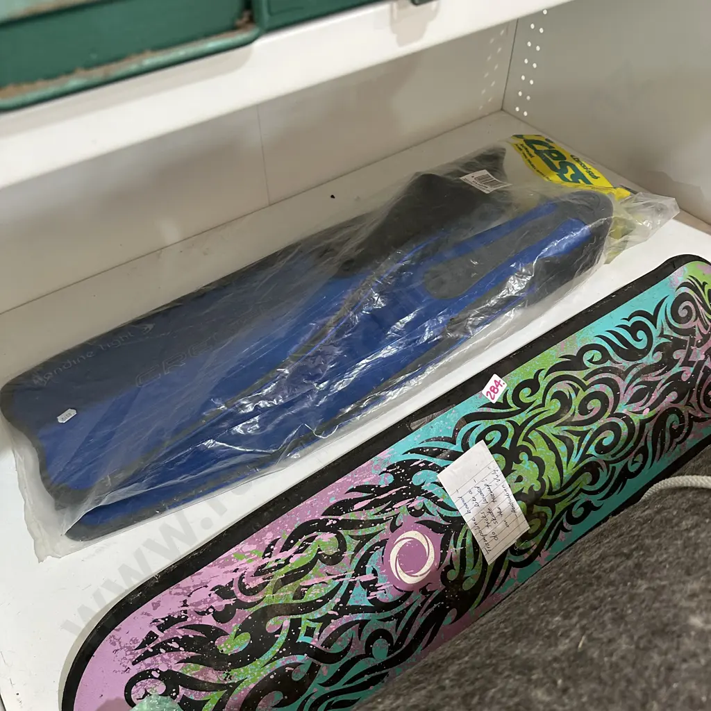 Flippers and tramp skateboard Image 1++