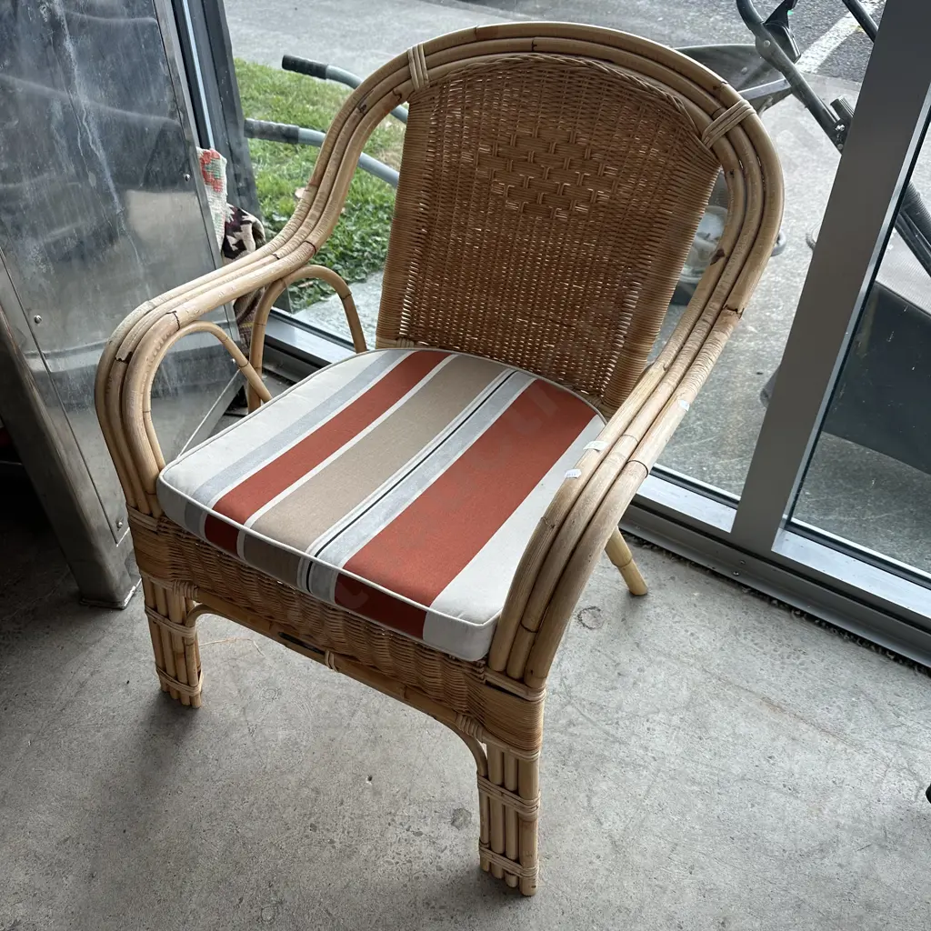Cane patio chair Image 1++