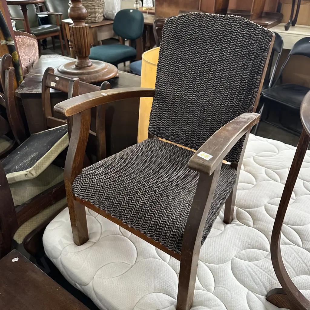 Childs chair Image 1++