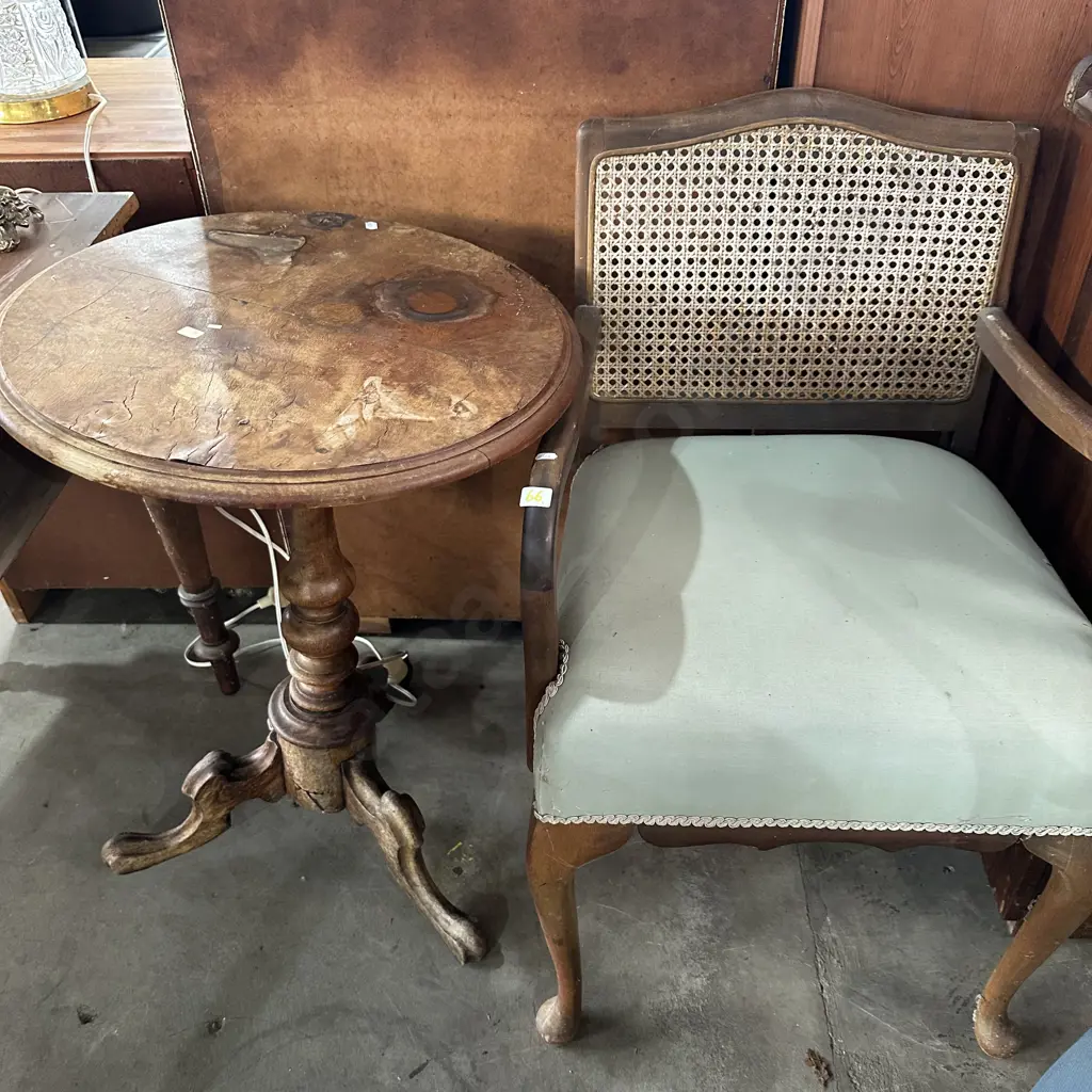 Fireside chair and side table Image 1++