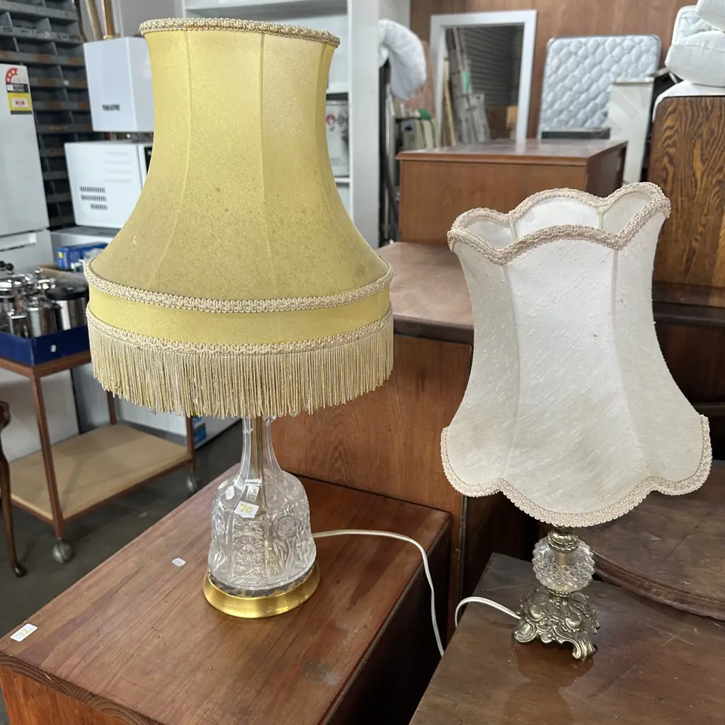 2 lamps Image 1++