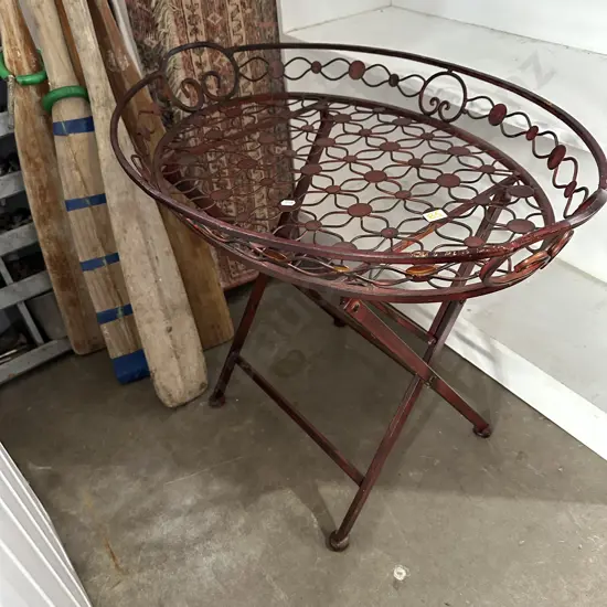 Metal tray stand
