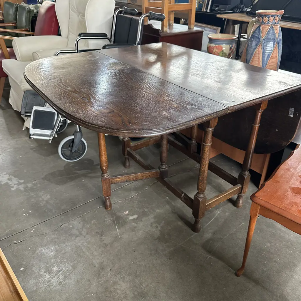 Oak gate legged table Image 1++