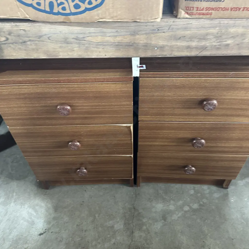 Chest and side drawers Image 1++