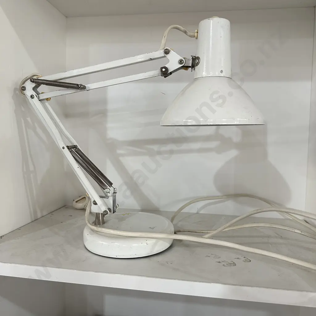 Angle poise lamp Image 1++