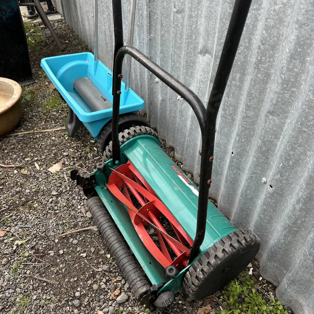 Fert spreader and push mower Image 1++