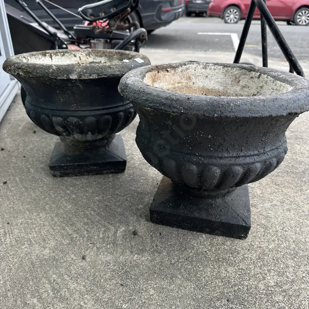 Pr old concrete planters 30cm tall Image 1++