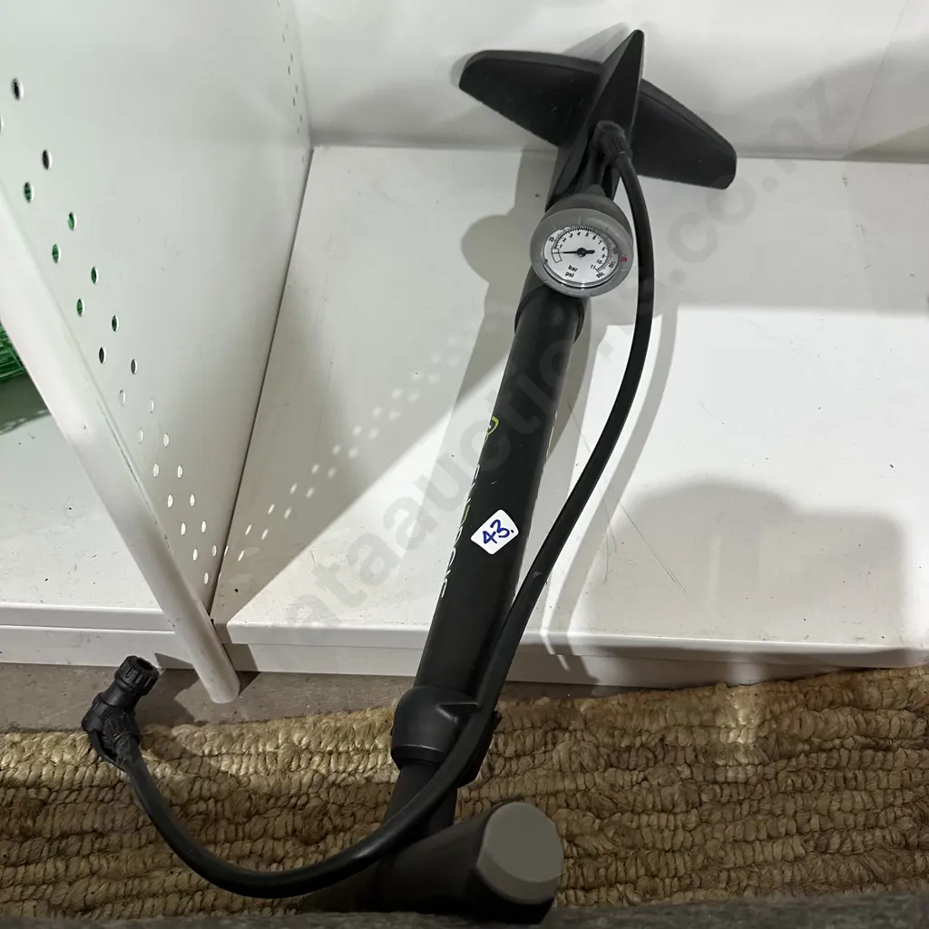 Bike pump Image 1++