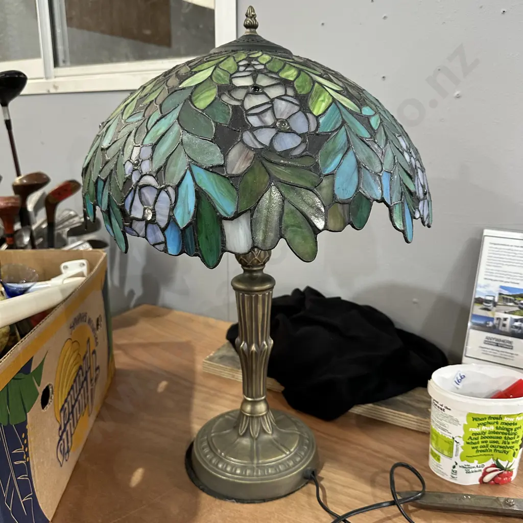 Tiffany style lamp Image 1++