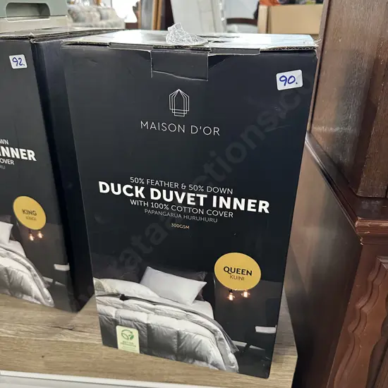 New Queen duvet