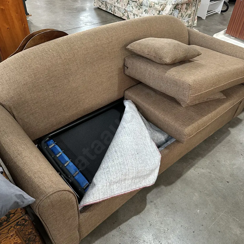 Tidy sofa bed Image 1++