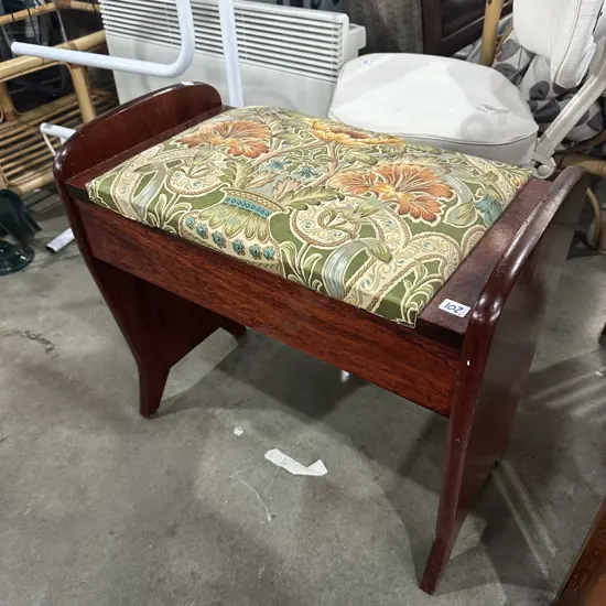 Piano stool