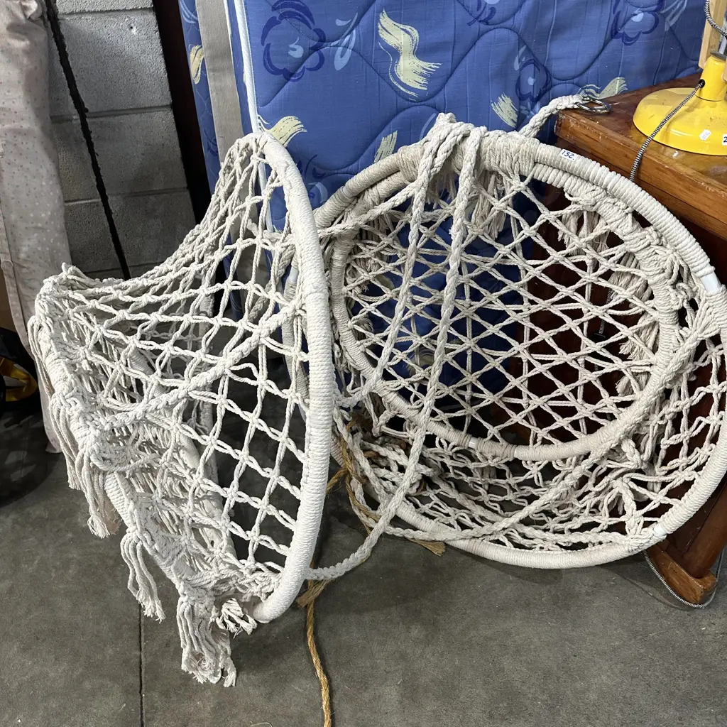 2 hanging seats Image 1++