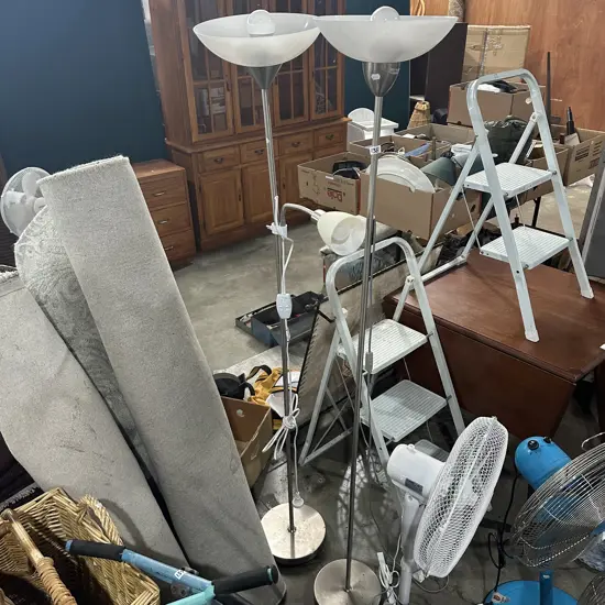 2 lamps