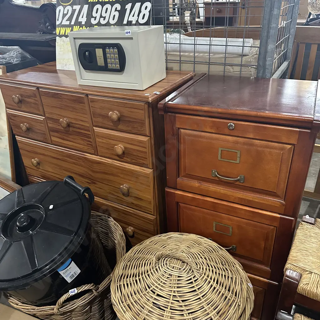 File and scotch style chest (some scuffs) Image 1++