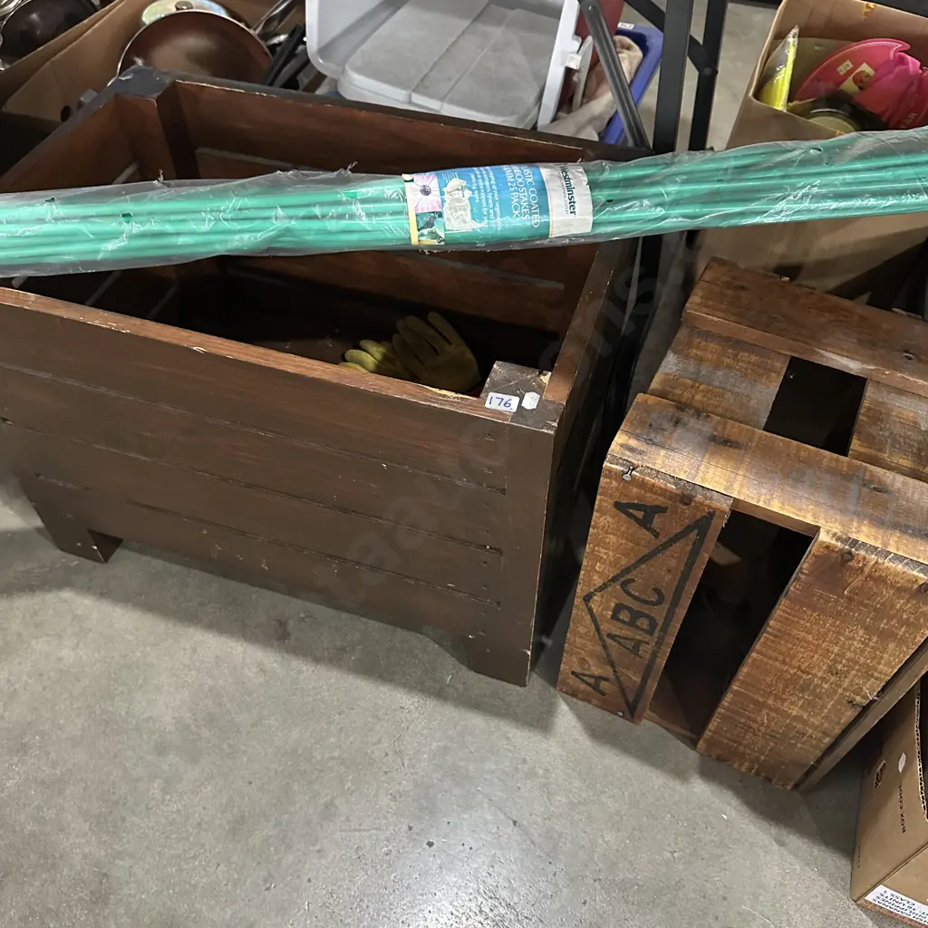 Wooden boxes and stakes Image 1++