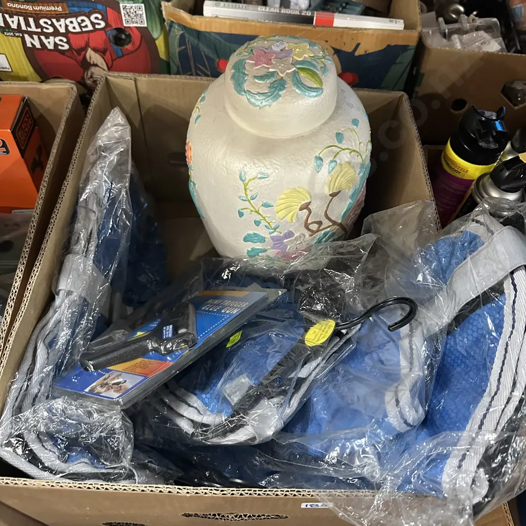 Pet covers, gluegun and urn Image 1++