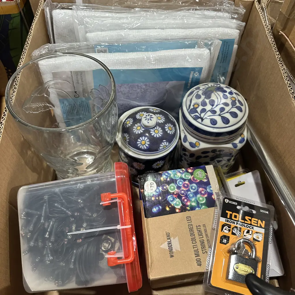 Vases, lights, lock, net curtains etc Image 1++