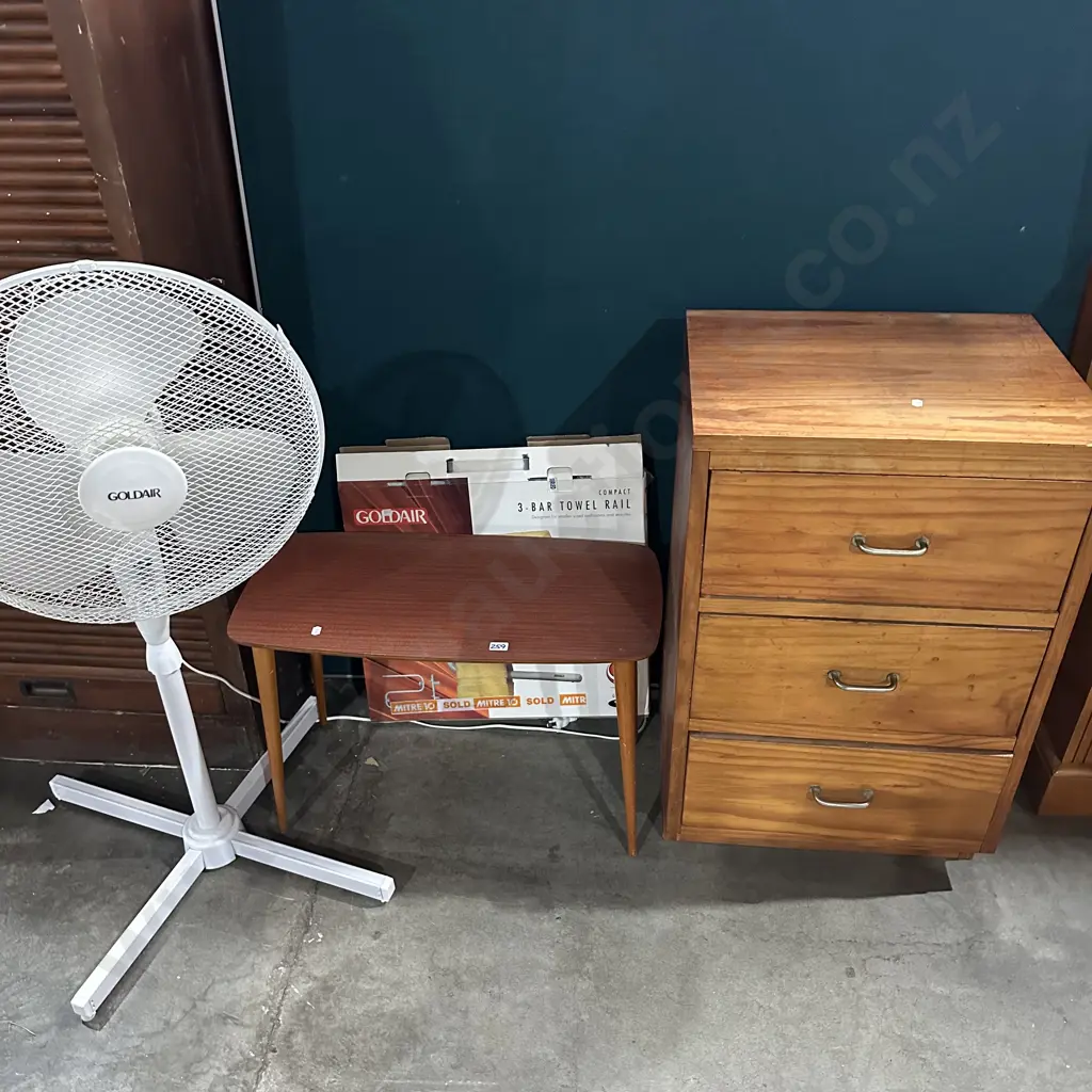 Coffee table, fan, towel rail & drawers Image 1++