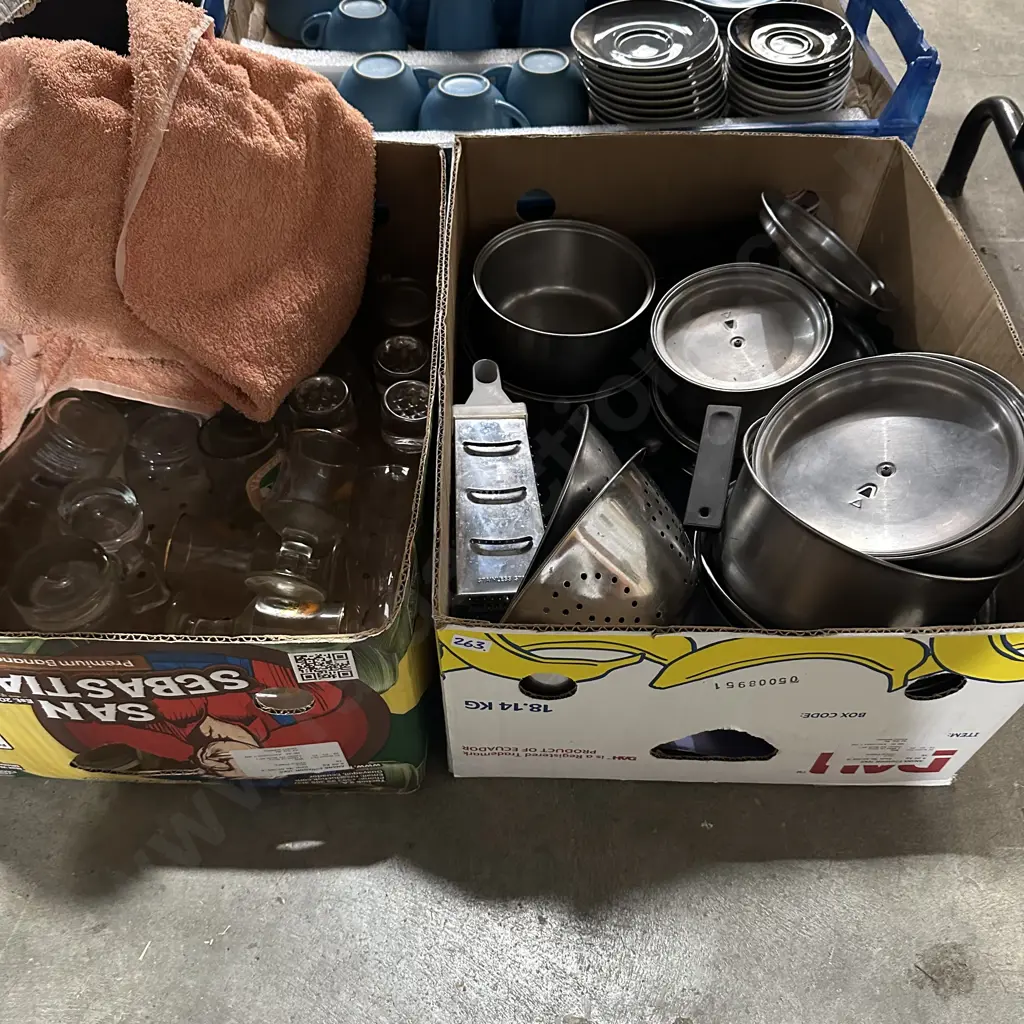 2 boxes pots and glassware Image 1++