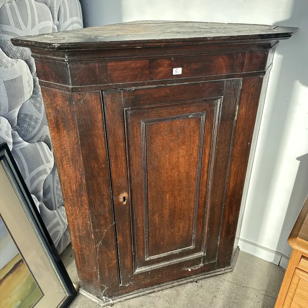 Antique Oak corner cabinet Image 1++