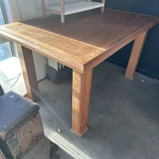 Rimu table