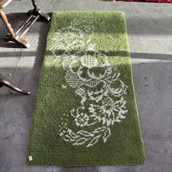 Woolen runner