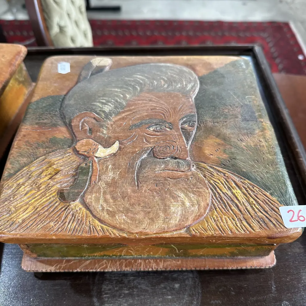 Jane Brenkley Maori folk art box Image 1++