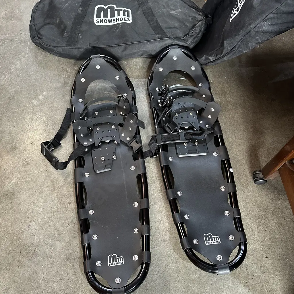 Snow shoes x 2 sets Image 1++
