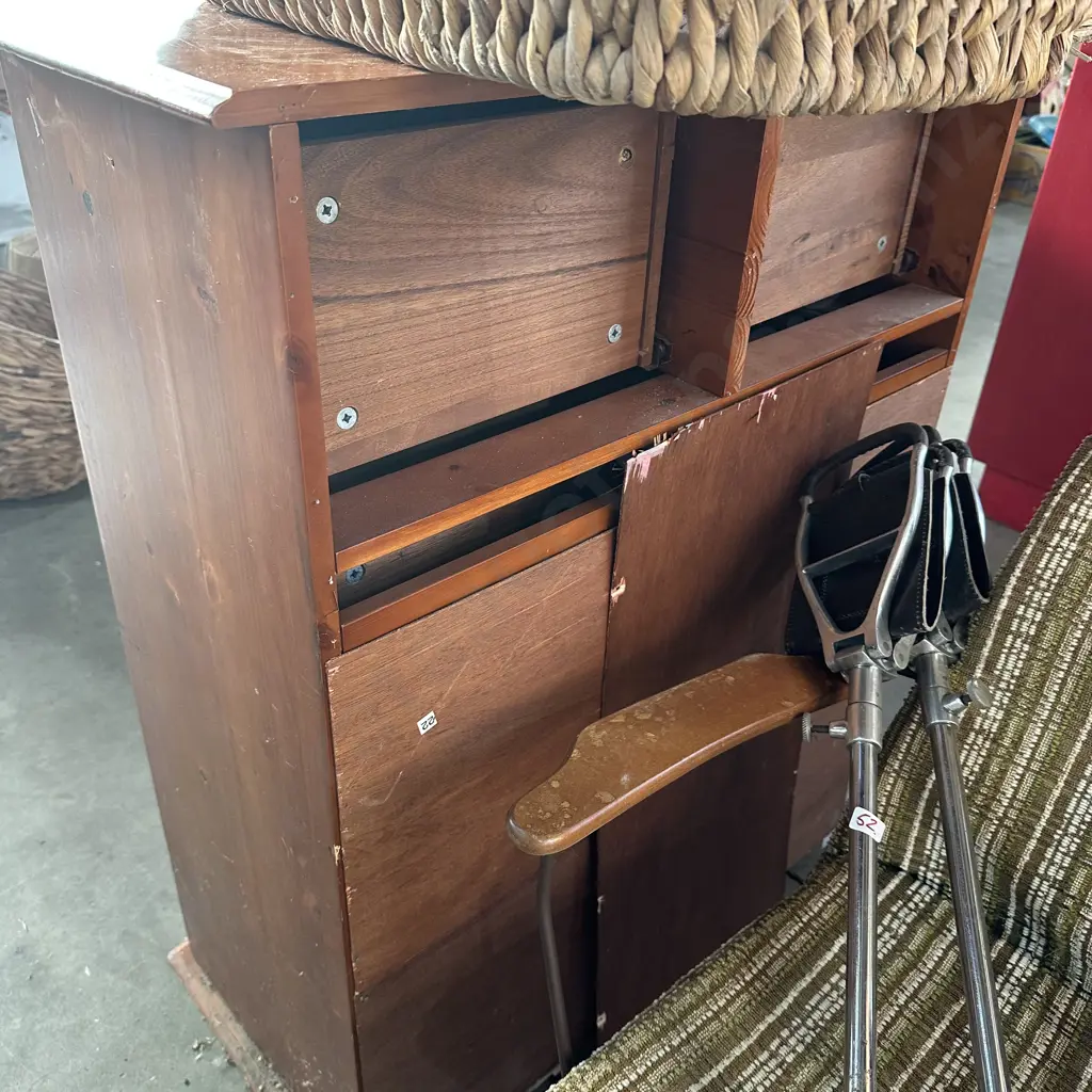 Average drawers need repair to backing board Image 1++