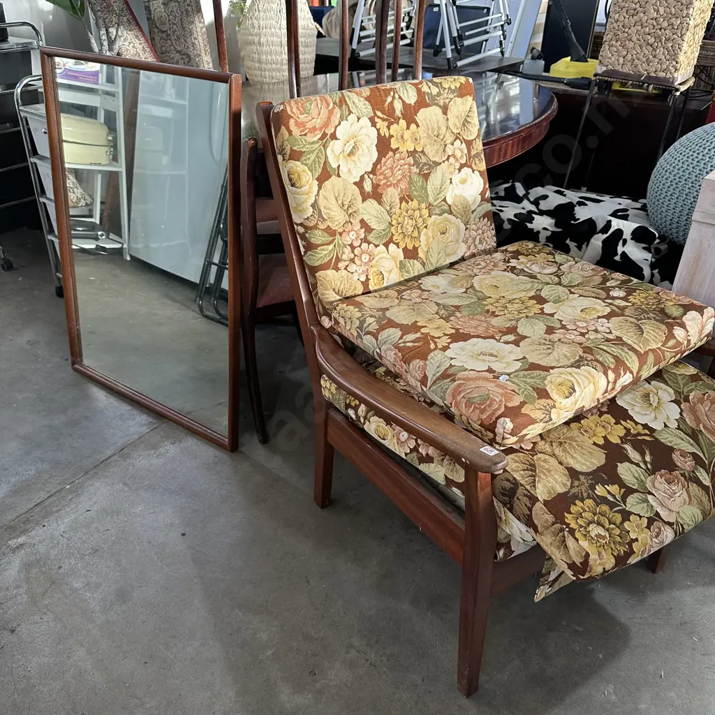 60s chair & mirror Image 1++