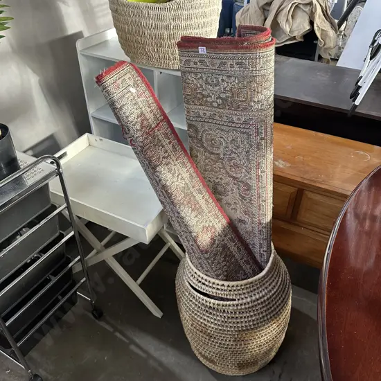 Basket and 2 mats