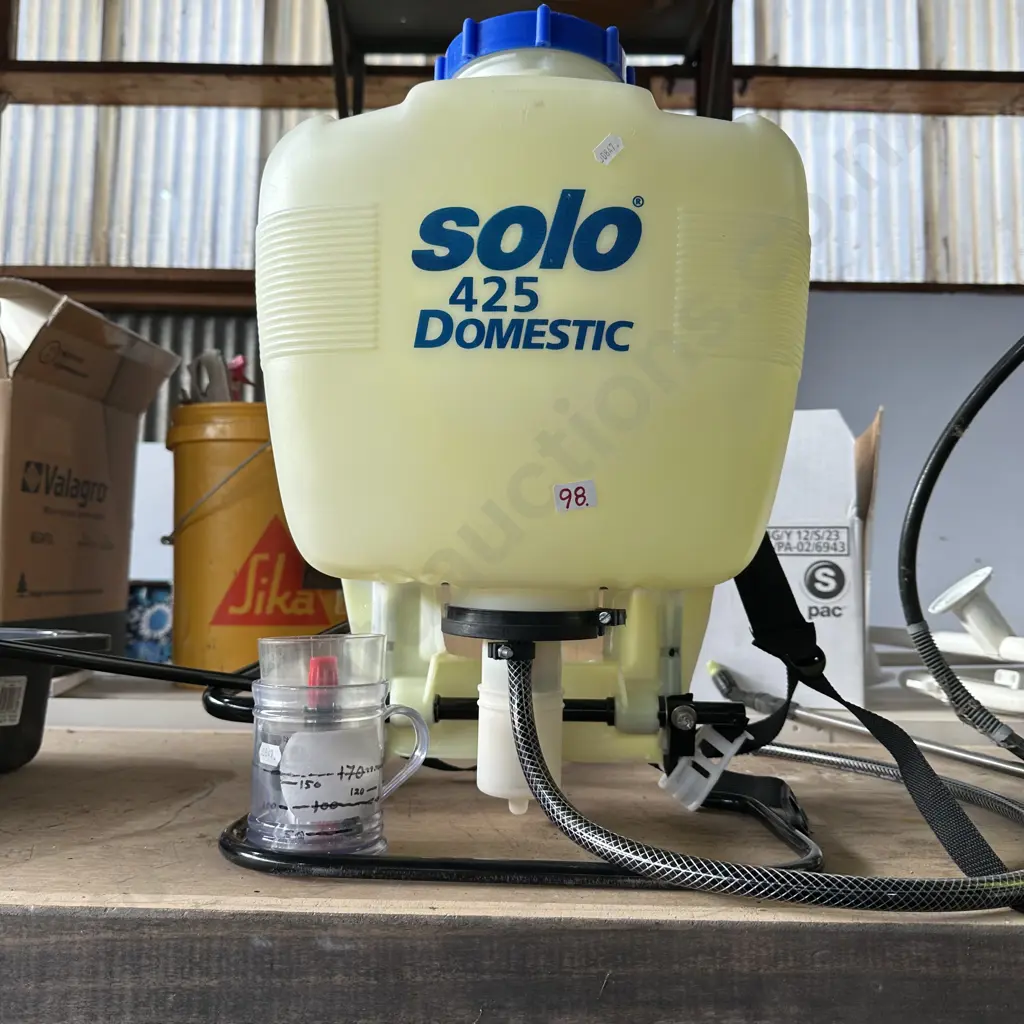 Solo sprayer Image 1++