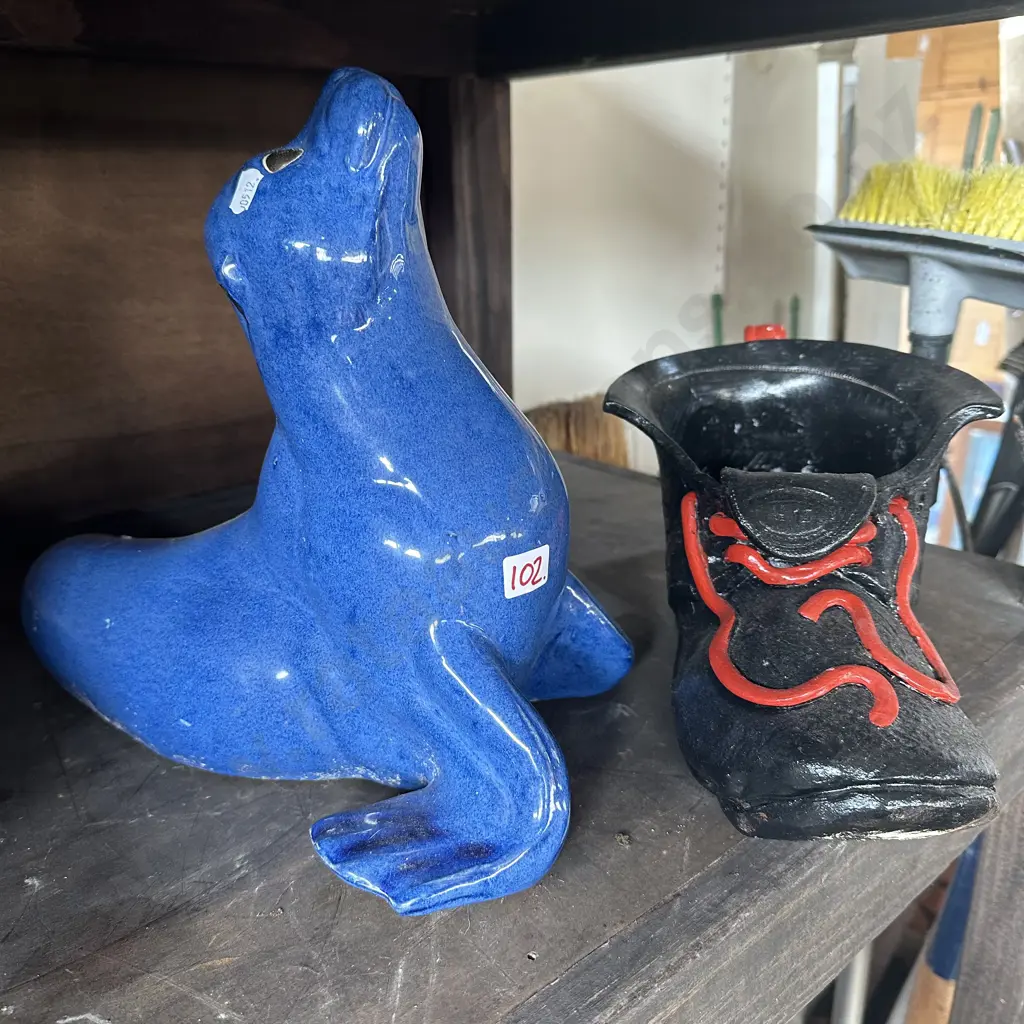Seal and boot Image 1++