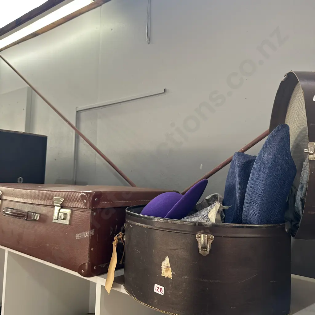 Vintage suitcase hatbox plus hats Image 1++