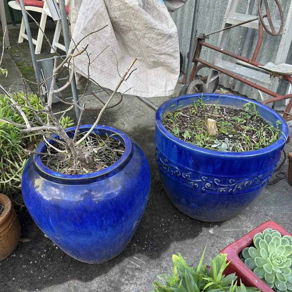2 large blue planters Image 1++