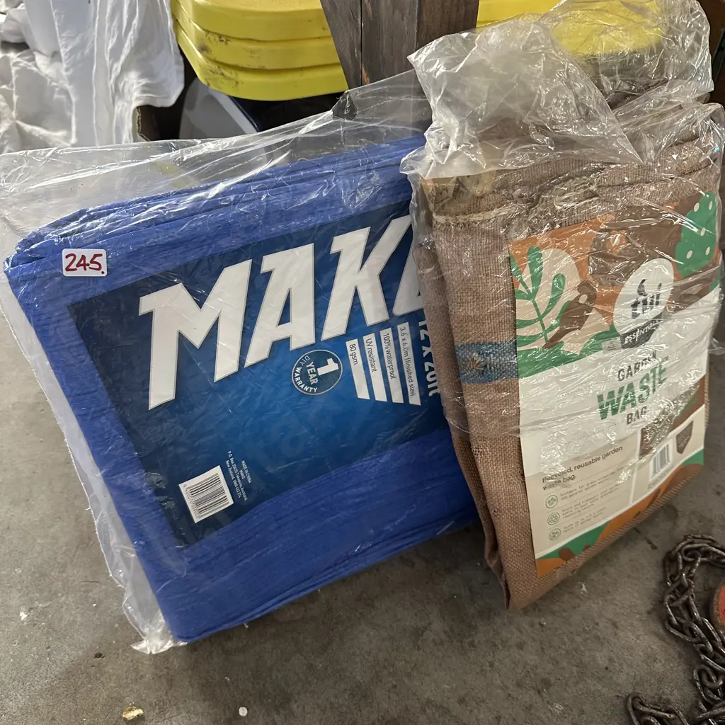 Fadge and tarp Image 1++
