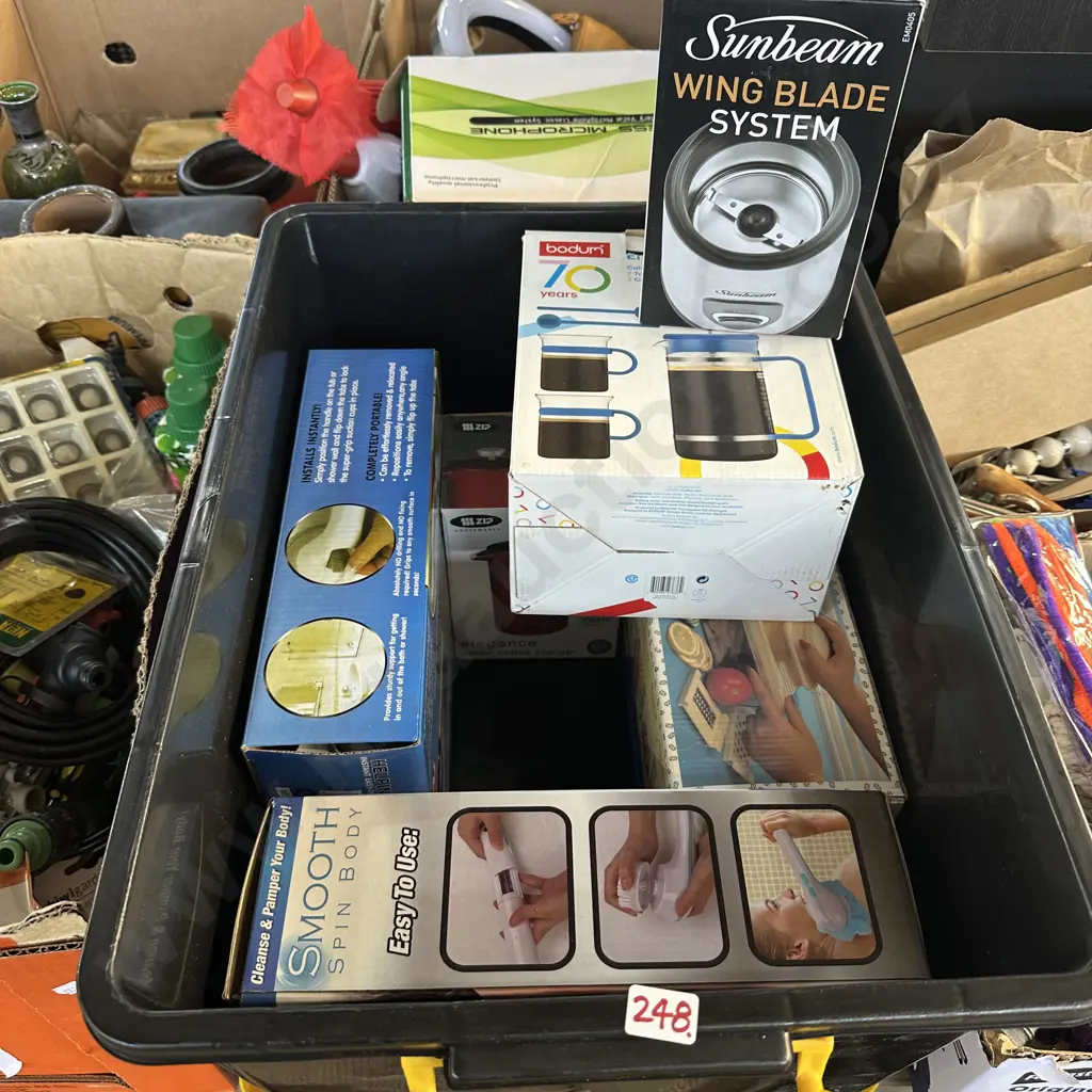 Boxed kitchenware Image 1++