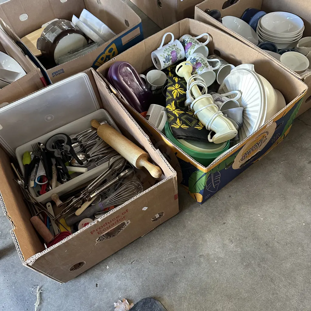 3 boxes cuttlery etc Image 1++