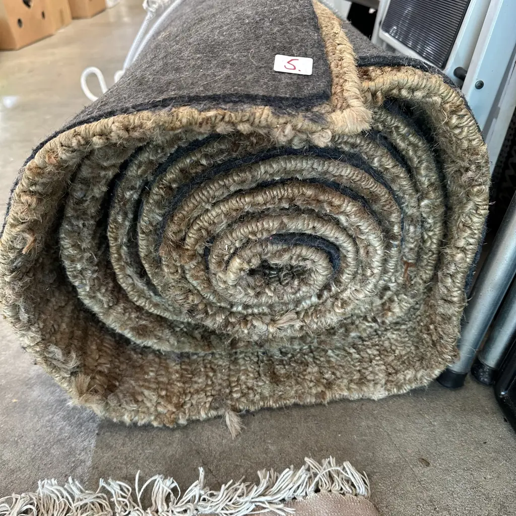 Large Sisal rug 4.4m x 4.8m excellent condition, felted underneath Image 1++
