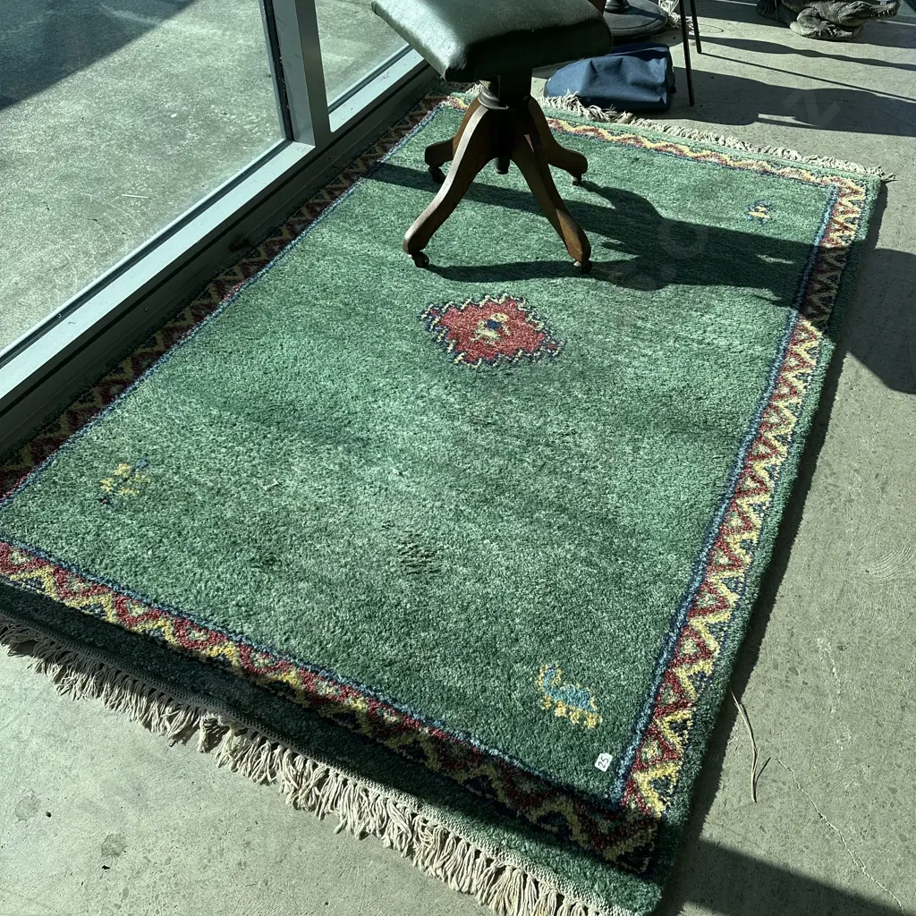 Woolen Persian rug 2m x 1.2m Image 1++